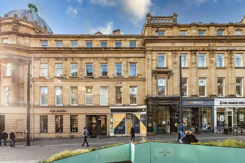 Luxury Central Newcastle Apartment, Sleeps 8